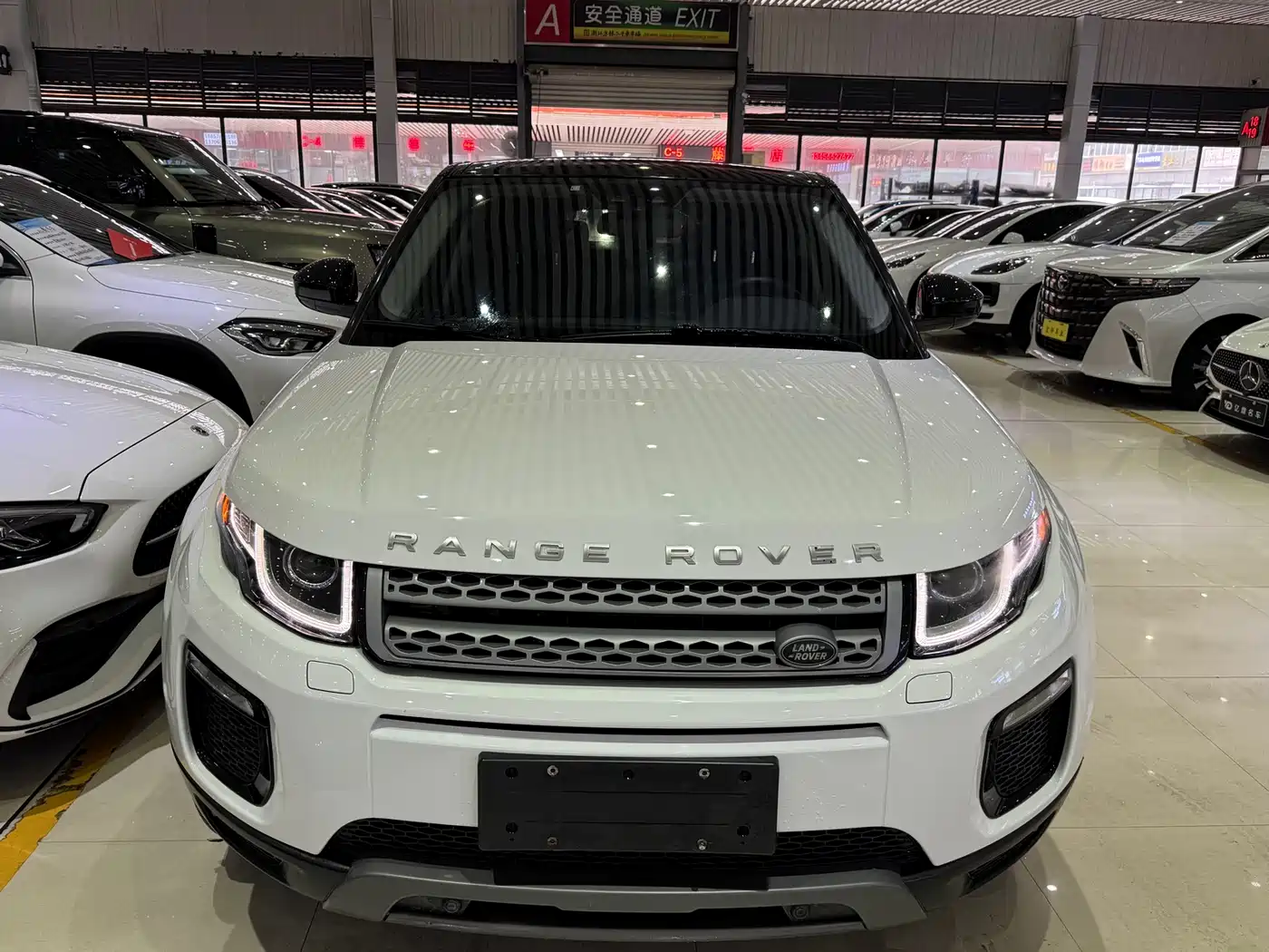 Land Rover Range Rover Evoque 2018 200PS PURE New Style фото 2