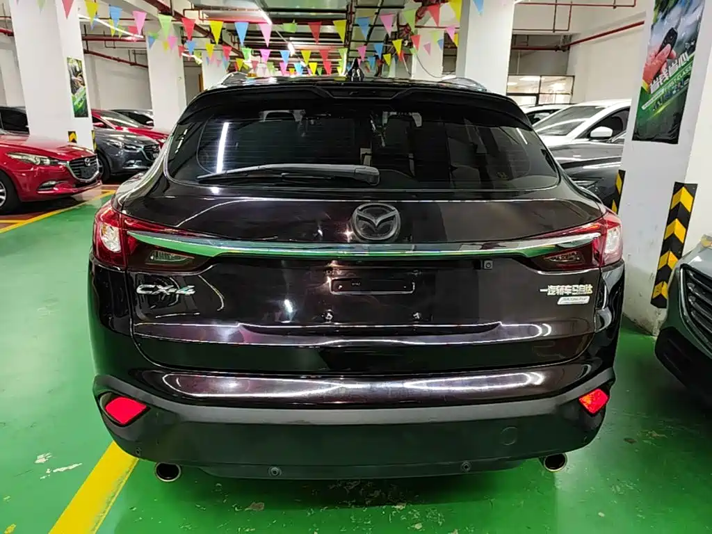 Photo 6 - Mazda CX-4