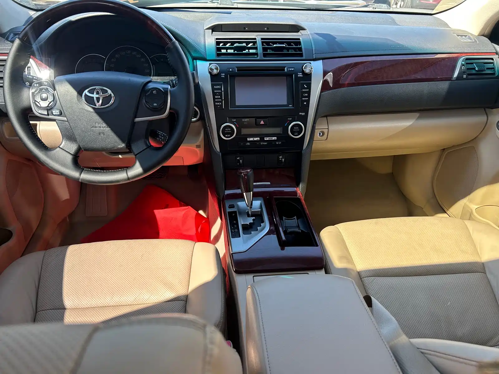 Фото 6 - Toyota Camry