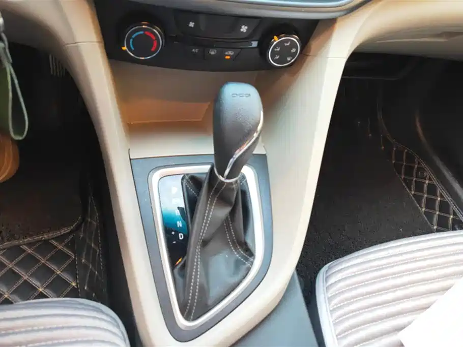 Buick Excelle 2019 15T DCT Progressive Type China VI фото 16