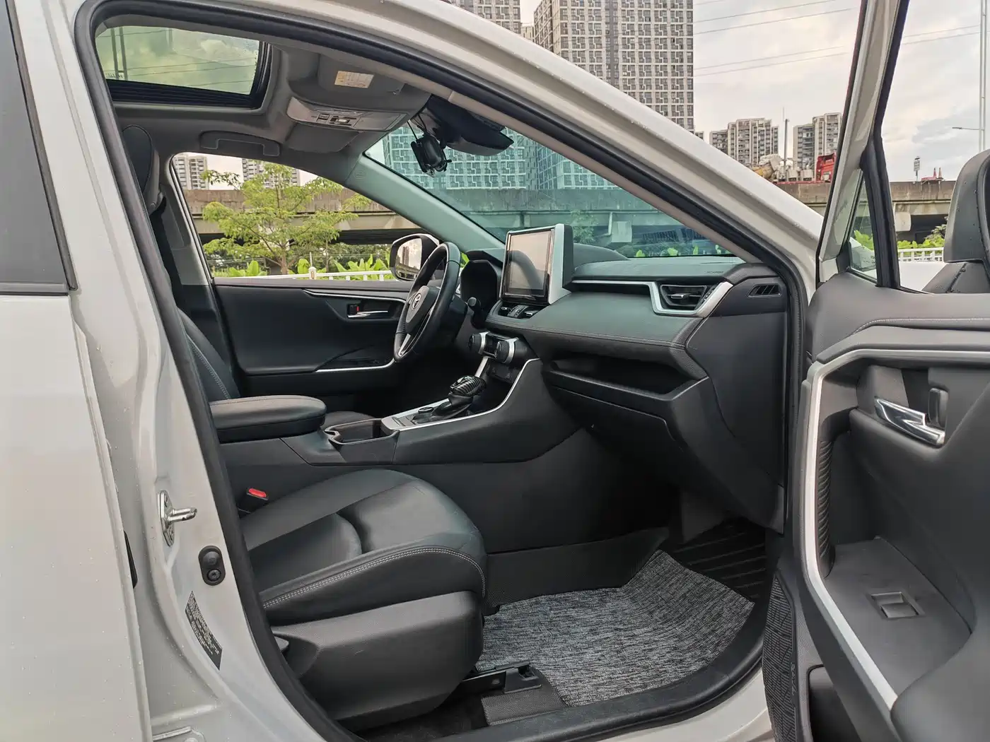 Toyota RAV4 Rongfang 2020 Hybrid 2.5L E-CVT 4WD Elite PLUS фото 9