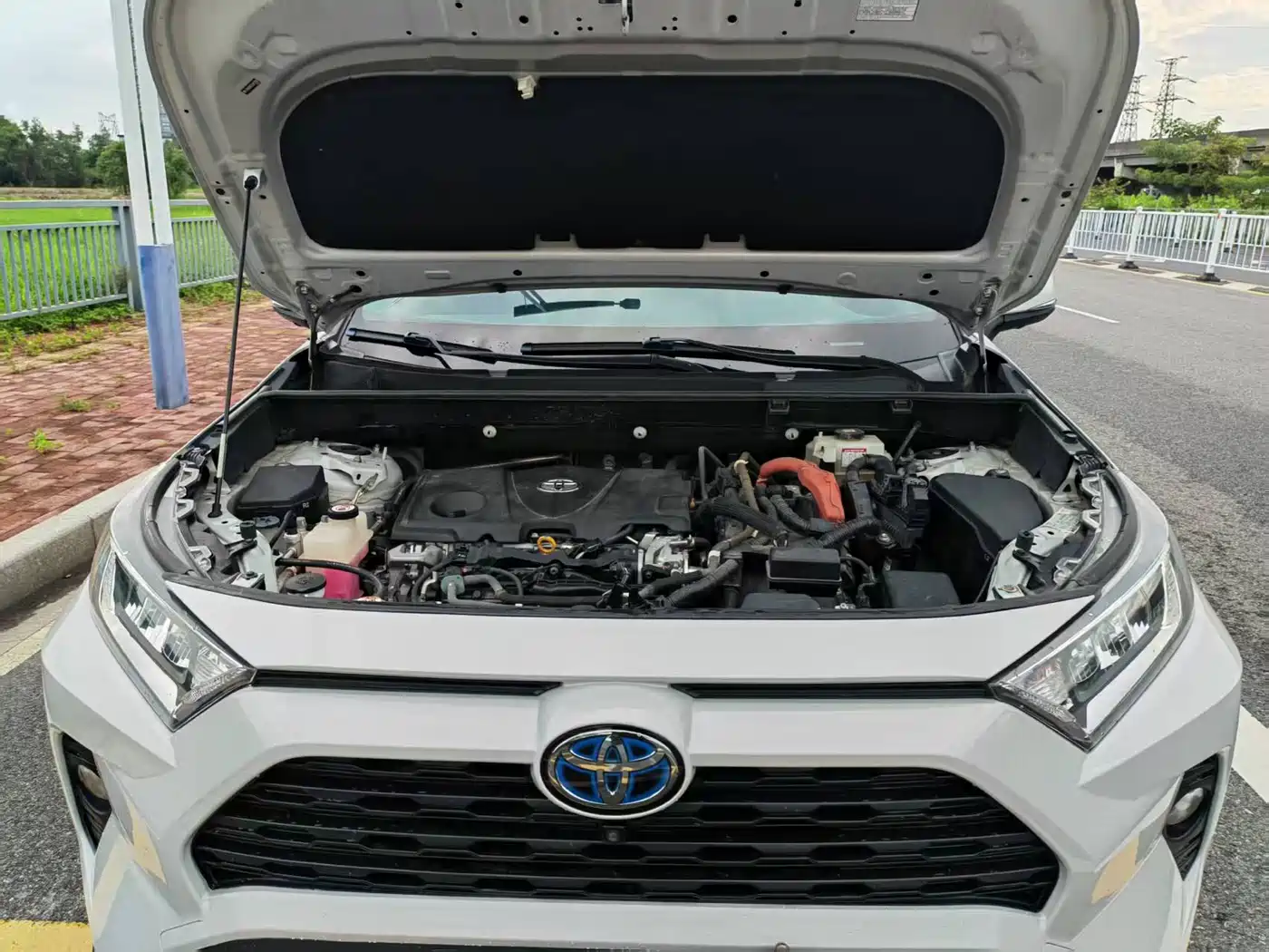 Toyota RAV4 Rongfang 2020 Hybrid 2.5L E-CVT 4WD Elite PLUS фото 17