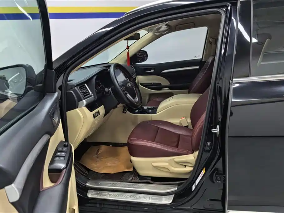 Toyota Highlander 2017 2.0T 4WD Elite 7-Seater фото 9