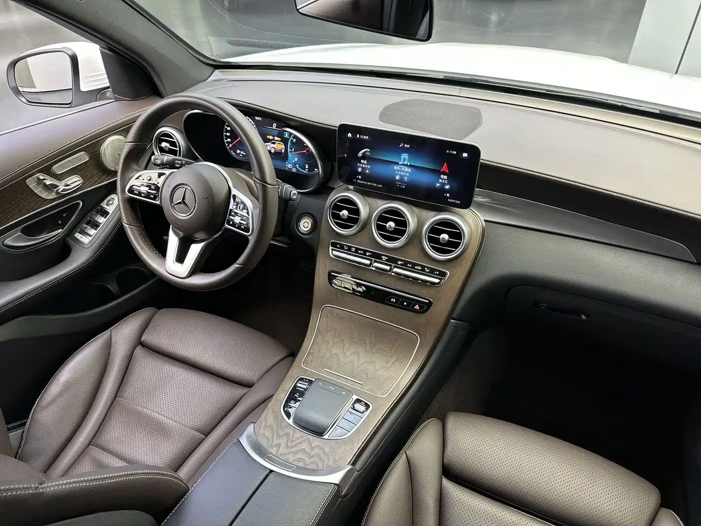 Mercedes-Benz GLC 2022 Facelift GLC 300 L 4MATIC Dynamic Collector's Edition фото 23
