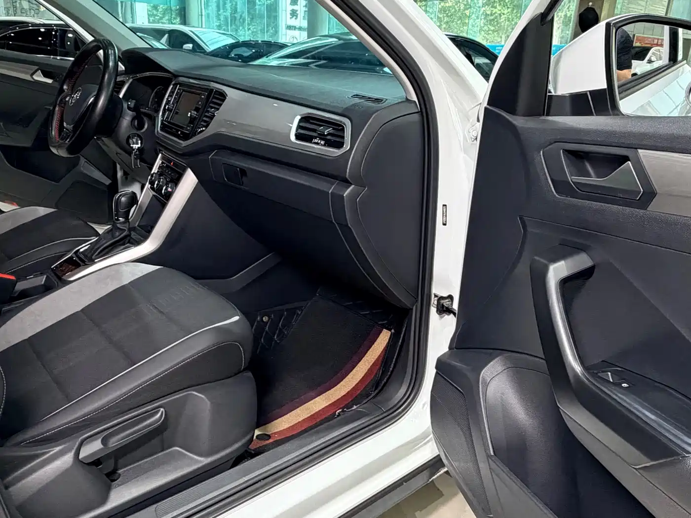 Volkswagen T-ROC 2020 280TSI DSG 2WD Progressive фото 16