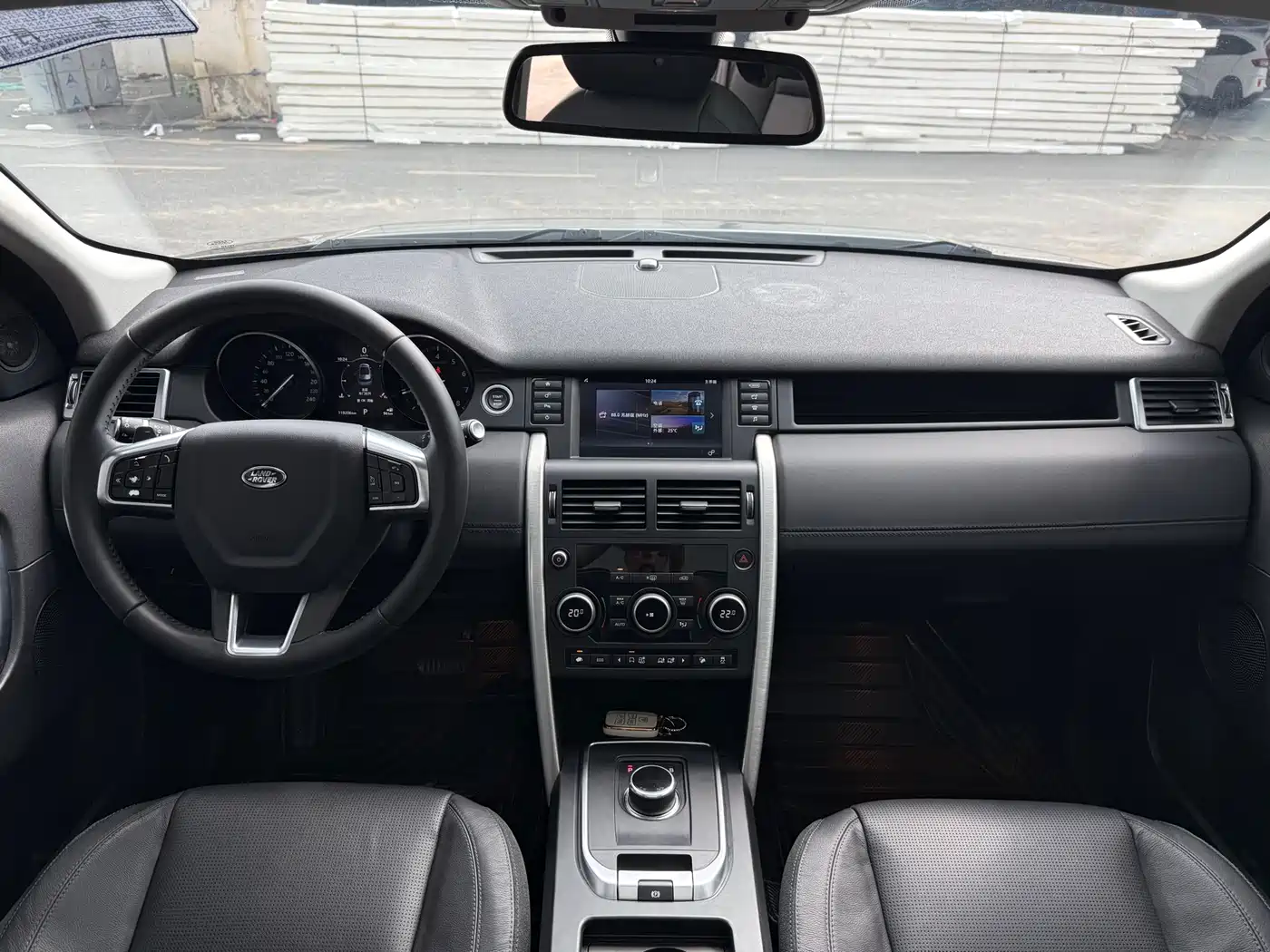 Land Rover Discovery Sport 2017 2.0T SE фото 14