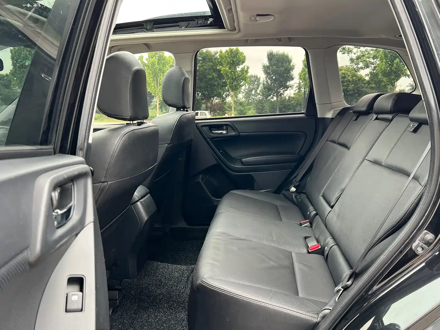 Subaru Forester 2014 2.0i Automatic Luxury Edition фото 11