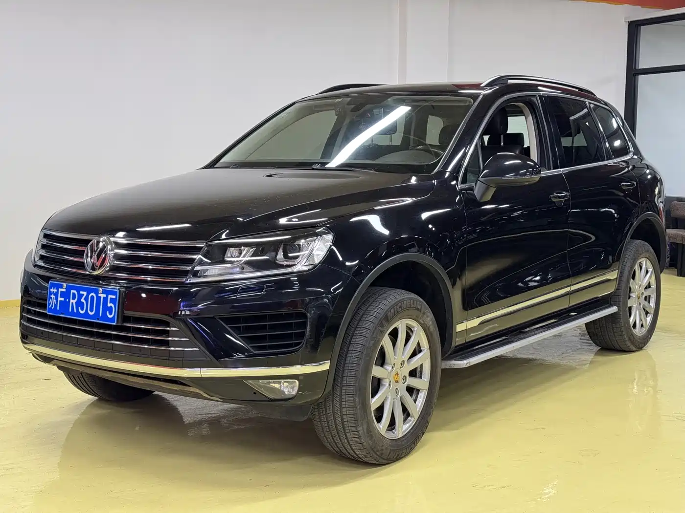 VOLKSWAGEN TOUAREG