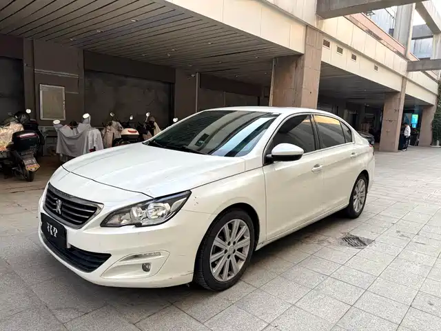 PEUGEOT 408