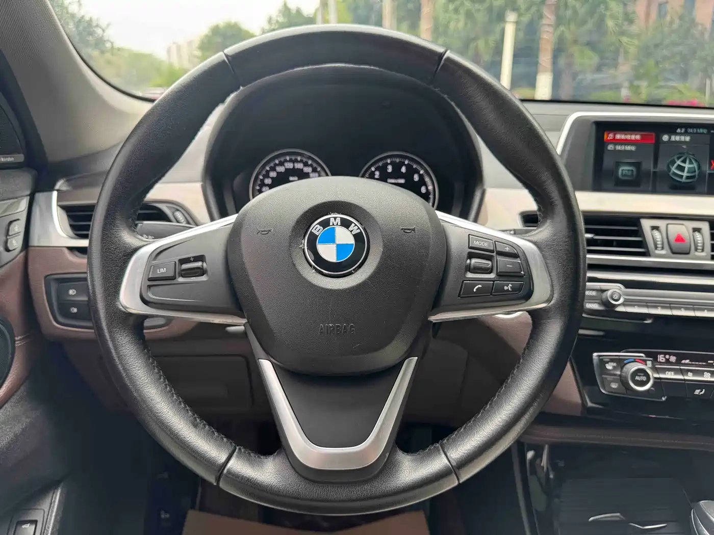 BMW X1 2018 sDrive18Li Premium Model фото 11