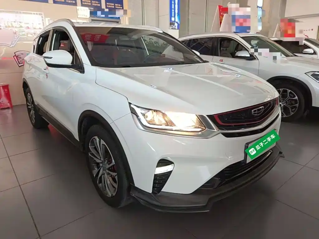 Фото 4 - Geely Coolray