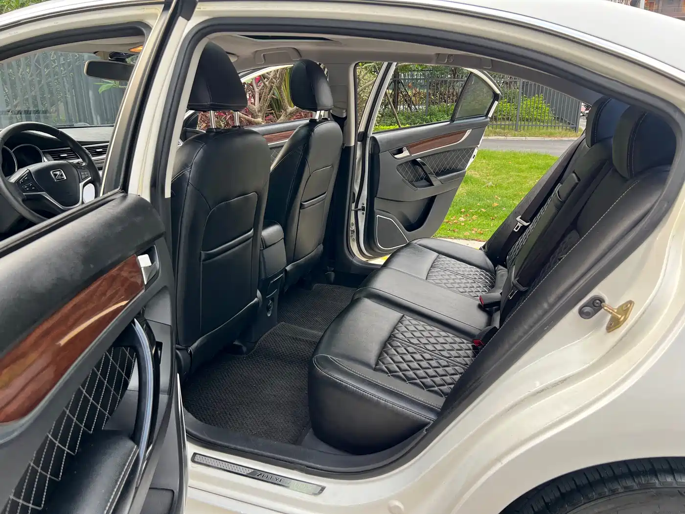 Zotye Z500 2015 2015 1.5T CVT Premium