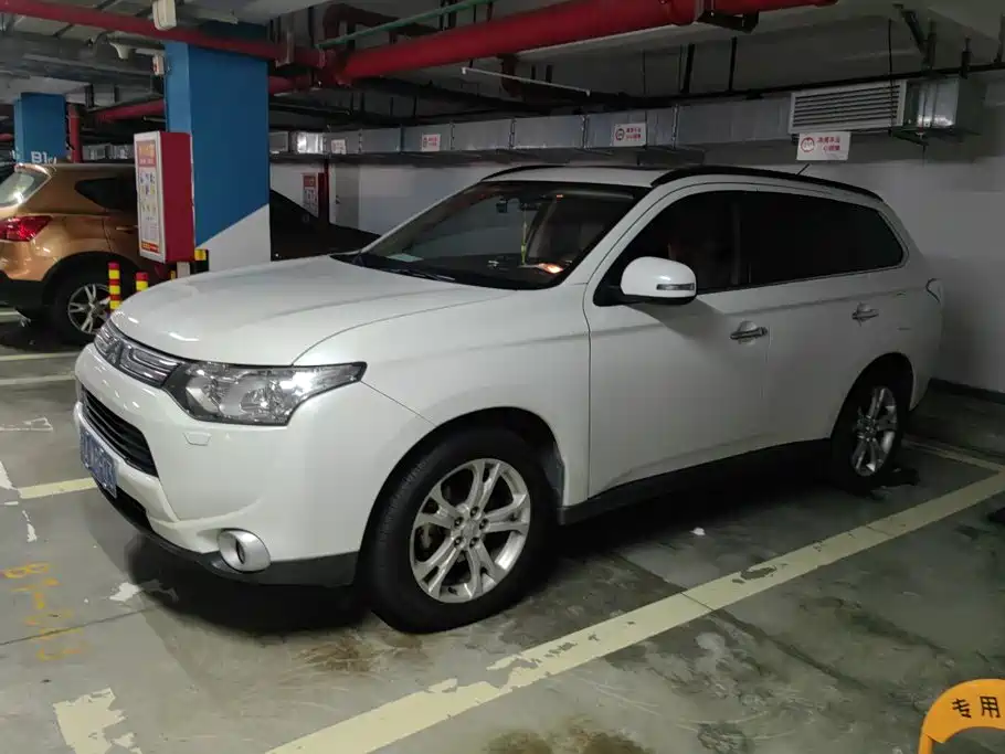 Mitsubishi Outlander (Import) 2013 — пригон из Китая