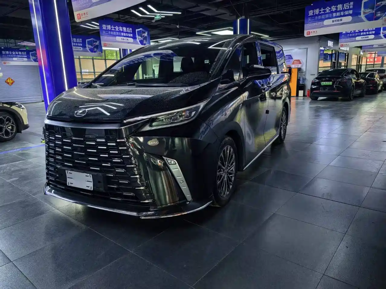 Lexus LM 2025 Model 500h Six-Seater Prestige Edition фото 18
