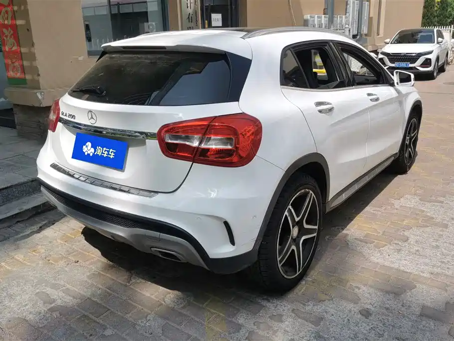 Mercedes-Benz GLA 2017 GLA 200 Fashion фото 3