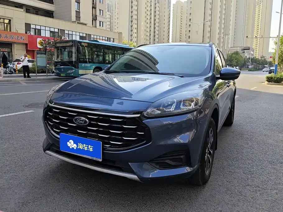 Photo 2 - Ford Escape