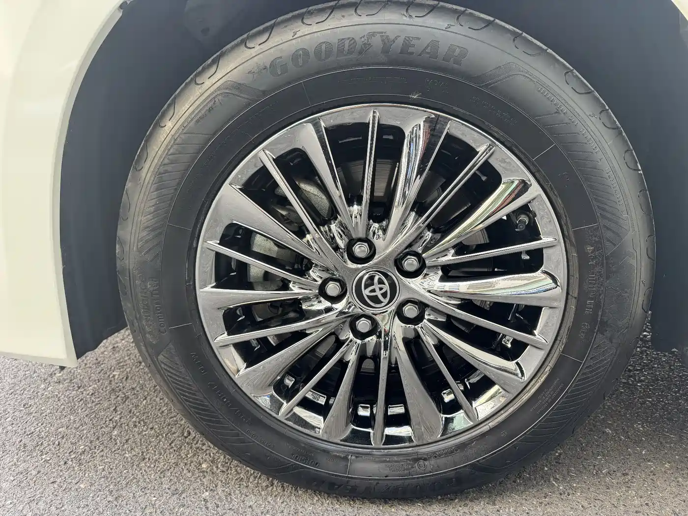 Toyota Alphard 2021 Hybrid 2.5L Luxury фото 14
