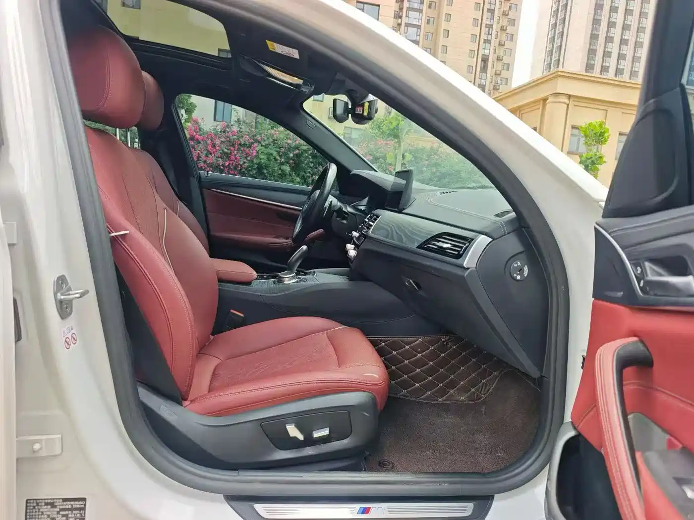BMW 5 Series 2022 530Li Leading M Sport Package фото 4