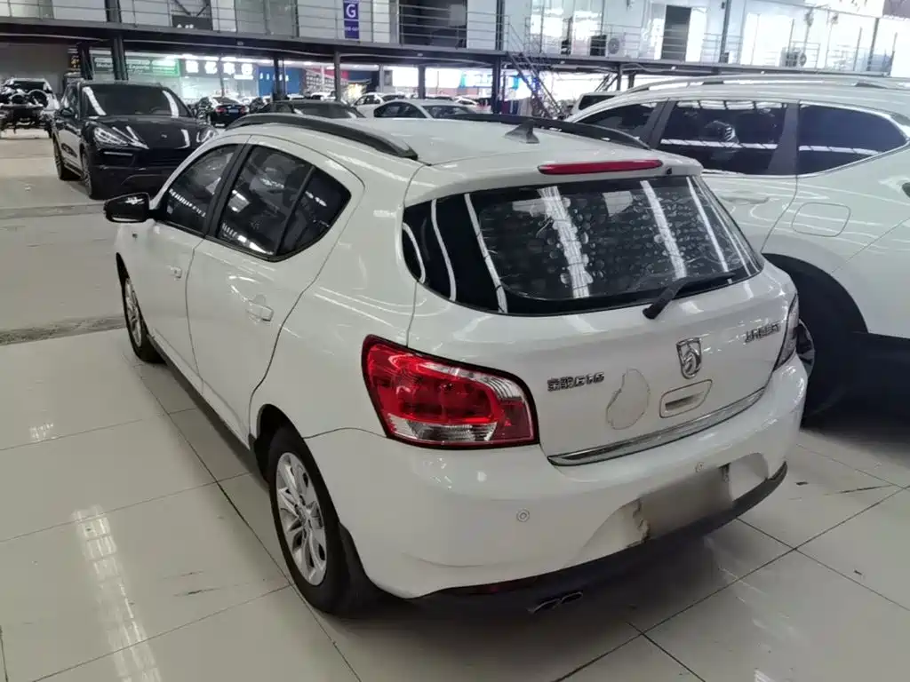 Baojun 610 2015 2014 CROSS 1.5L Manual Comfort