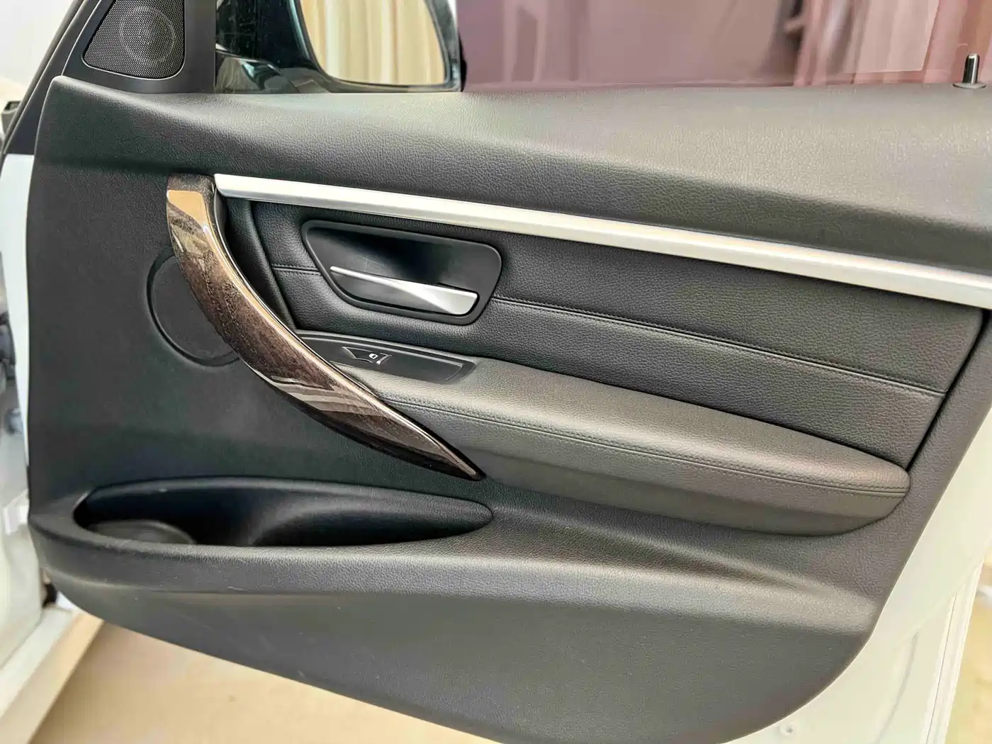 BMW 3 Series 2017 330Li M Sport фото 24