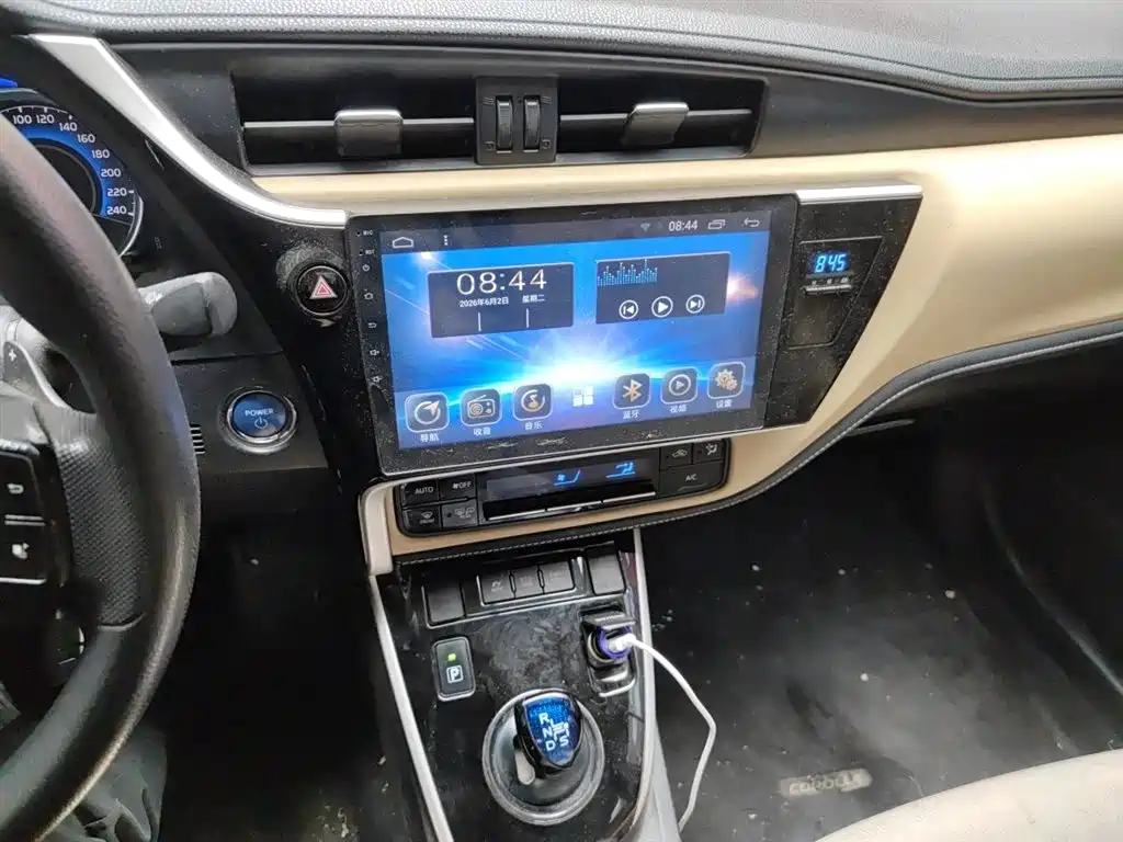 Toyota Corolla 2017 Facelift Hybrid 1.8L E-CVT Leading Edition фото 9