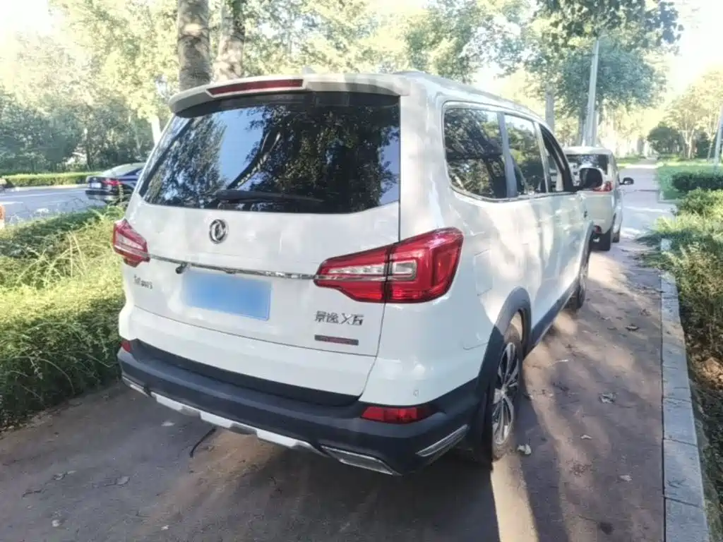 Photo 7 - Dongfeng Fengxing Jingyi X6