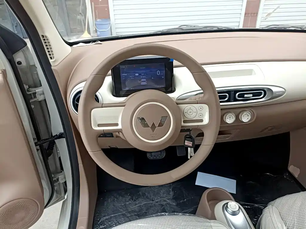 Wuling Motors Hongguang MINIEV 2026 2025 4-Door Advanced