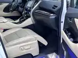 Фото 12 - Toyota Alphard