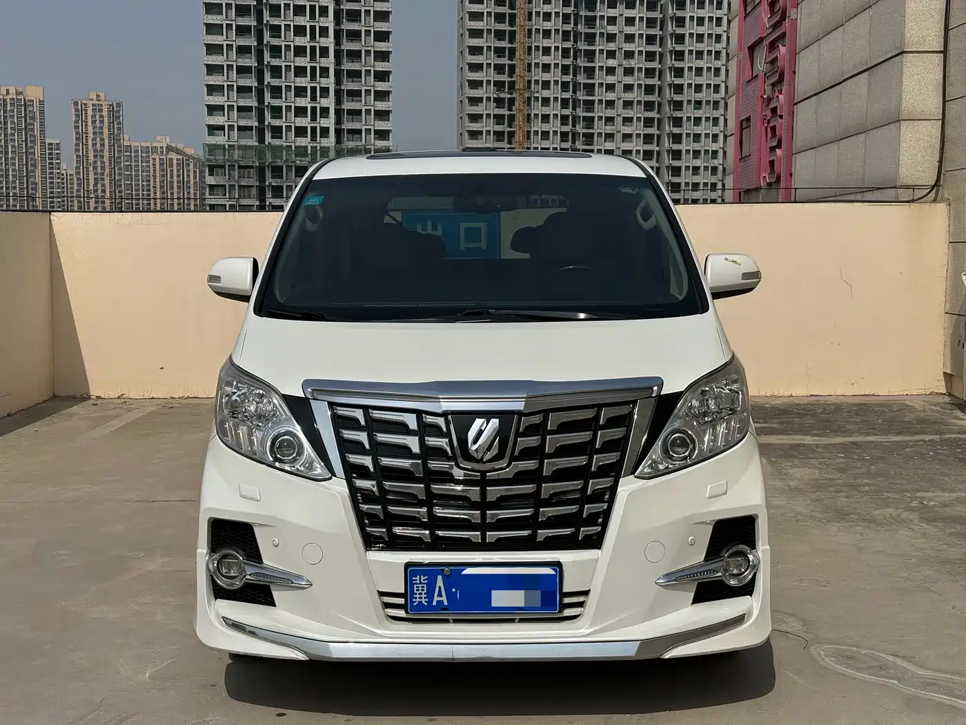 Toyota Alphard 2012 3.5L Luxury Edition фото 2