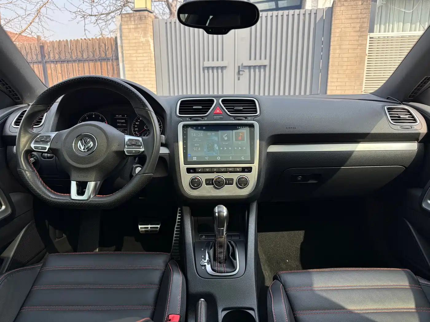 Volkswagen Scirocco 2013 2.0TSI Million Mile Edition фото 7