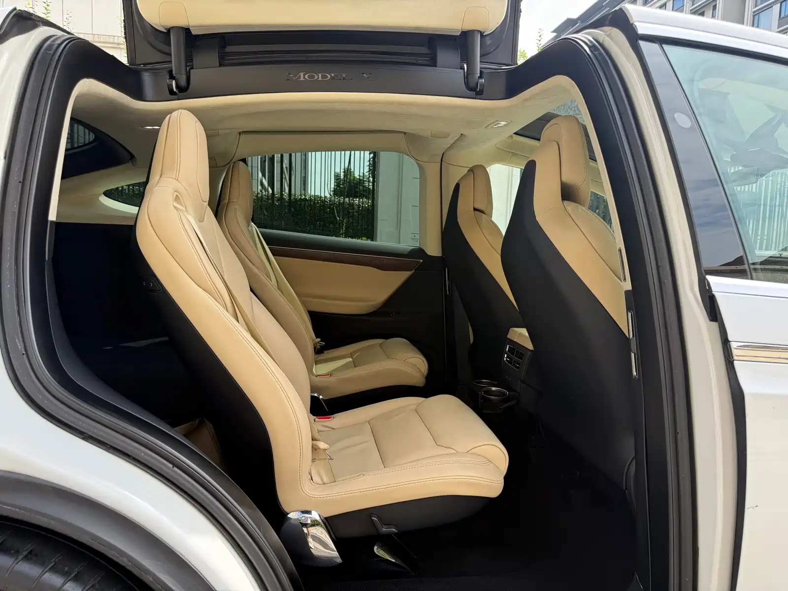 Фото 13 - Tesla Model X