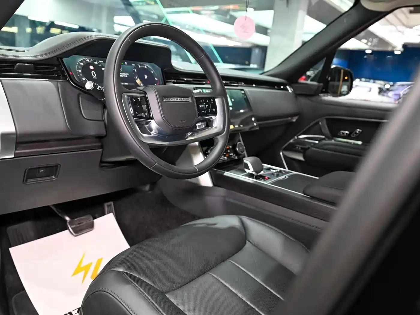 Land Rover Range Rover 2023 4.4 V8 530PS Launch Edition фото 4