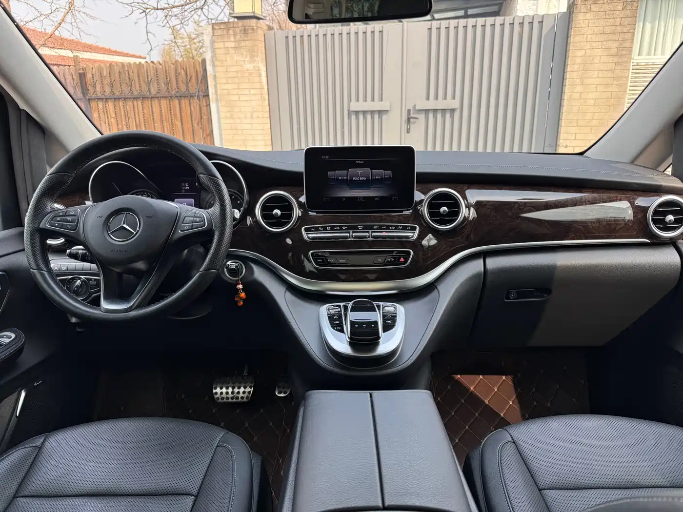 Mercedes-Benz V-Class 2018 V 260 Premium Edition China V фото 9