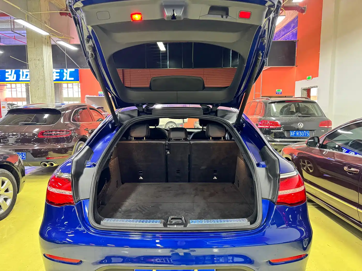 Mercedes-Benz GLC Coupe 2017 GLC 200 4MATIC Coupe SUV фото 11