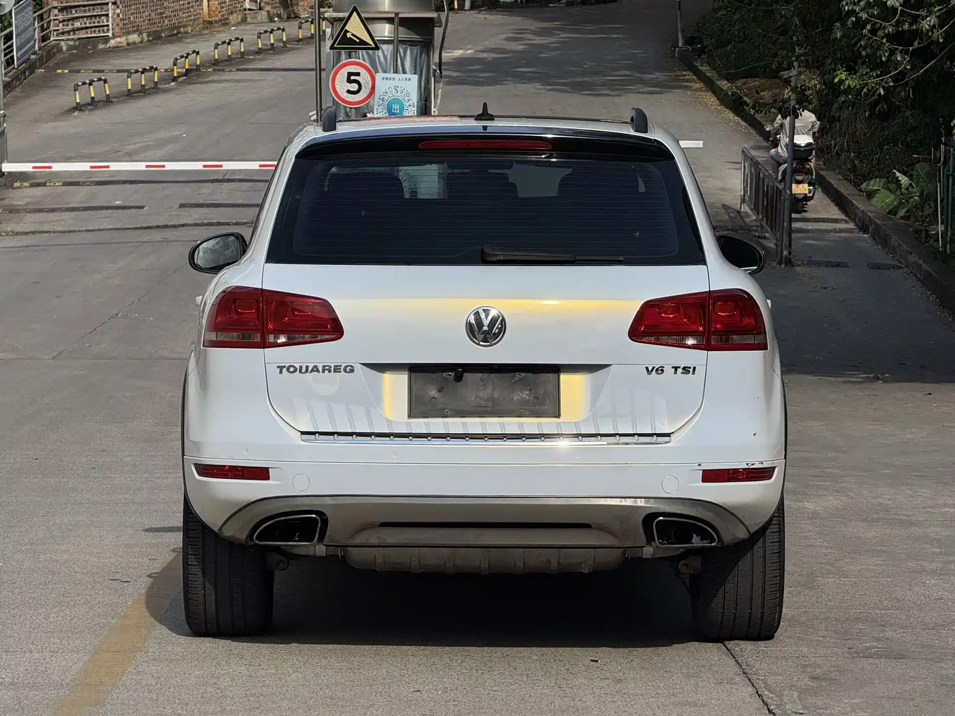 Фото 5 - Volkswagen Touareg