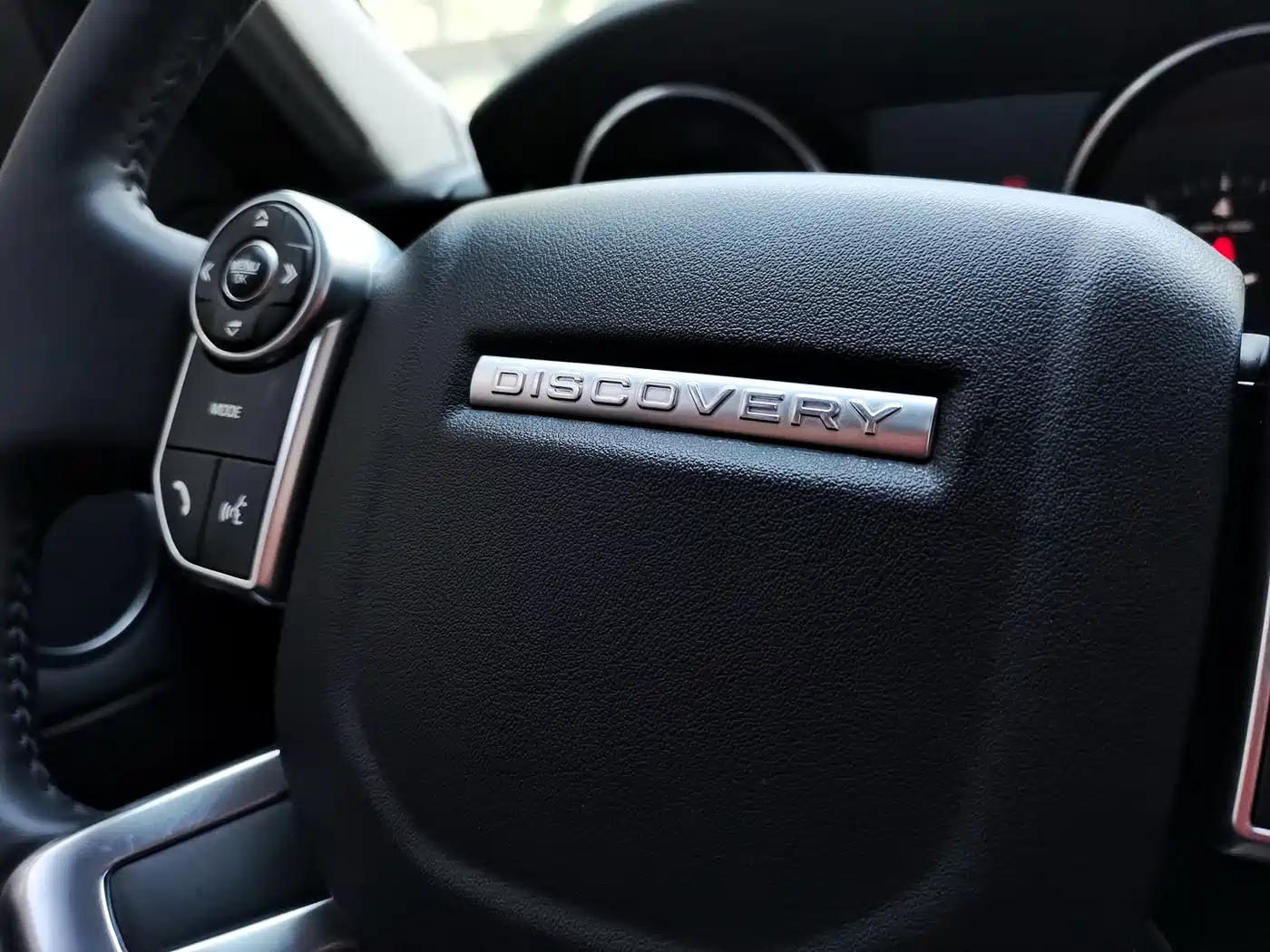 Land Rover Discovery 2017 3.0 SC V6 S фото 27