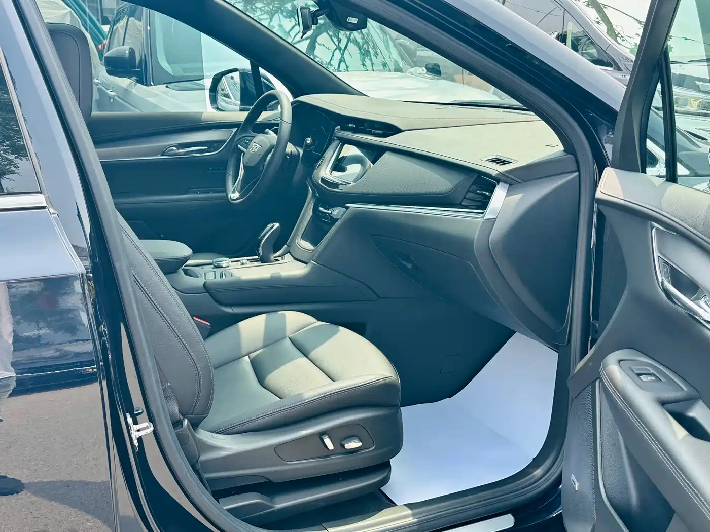 Cadillac XT6 2022 2.0T 6-Seater 4WD Trend Edition фото 25