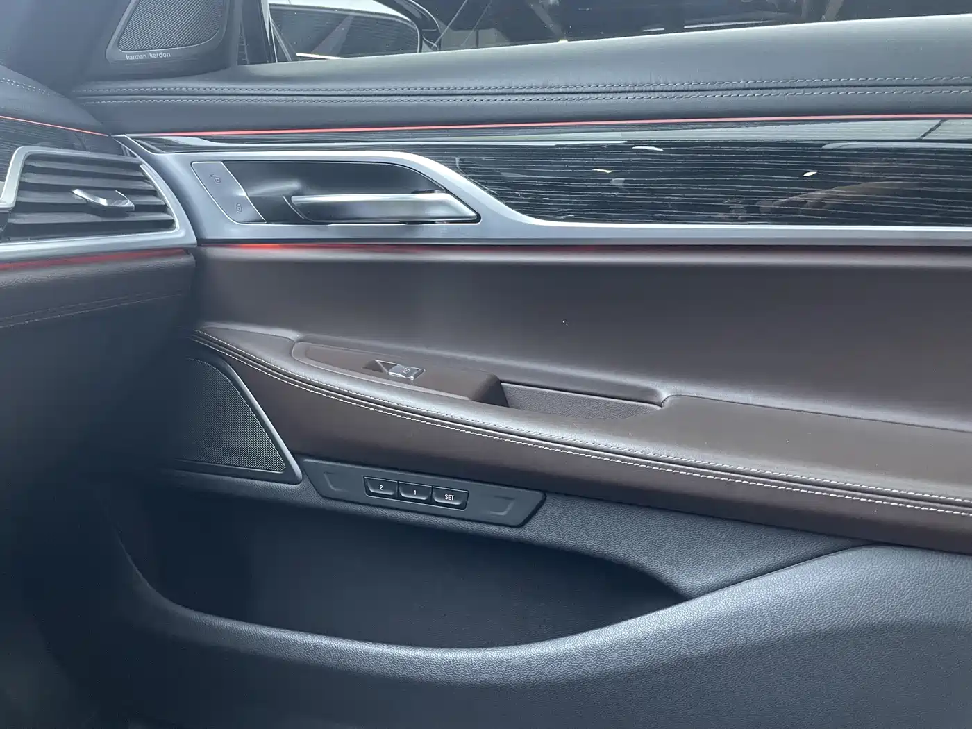 BMW 7 Series 2021 Model 730Li M Sport Package фото 15