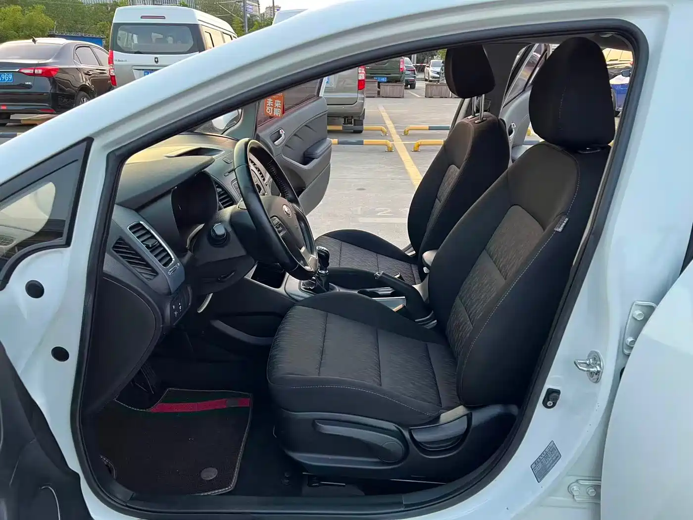 Kia K3 2015 1.6L Manual GLS фото 4