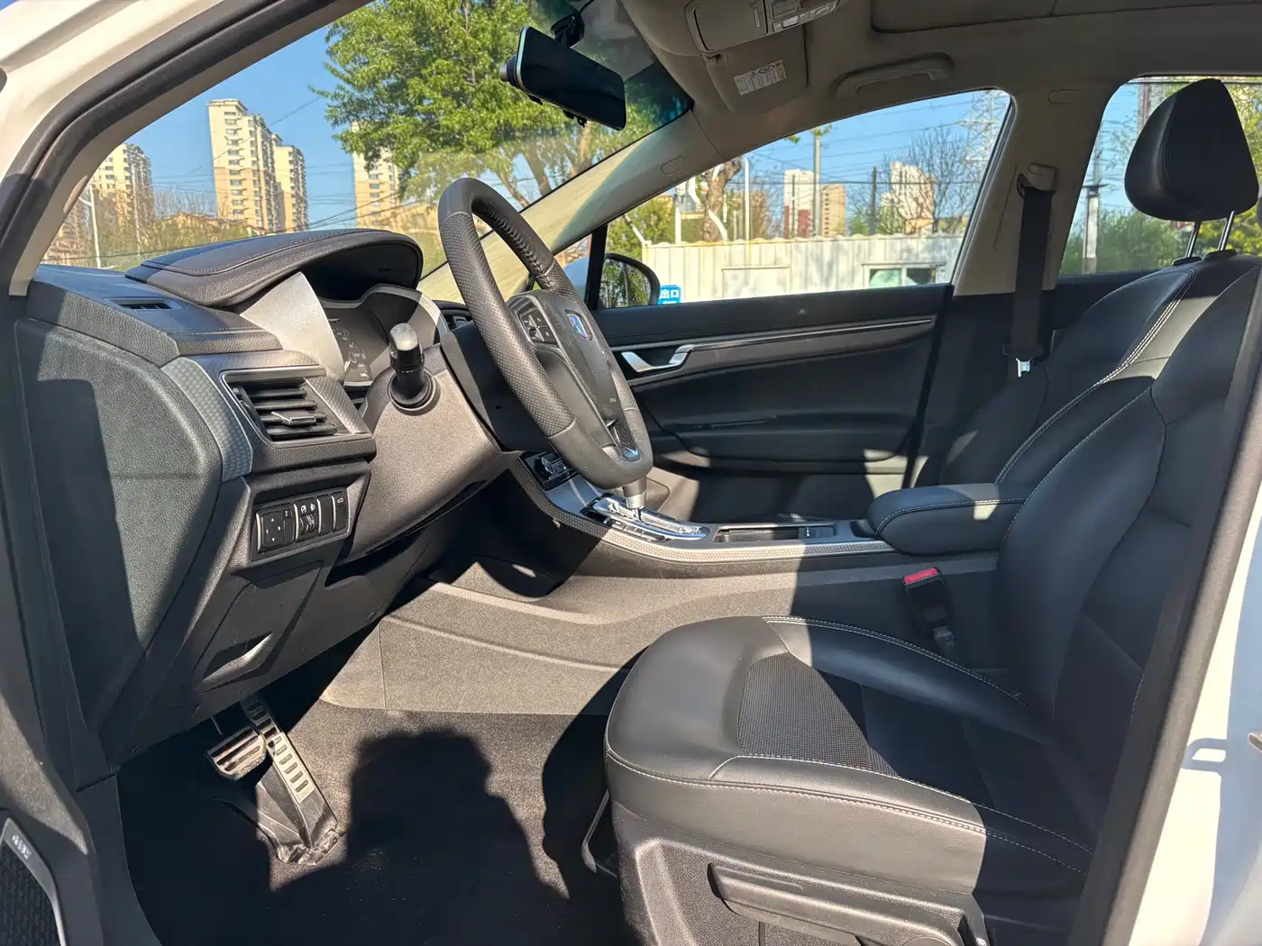 Photo 12 - Geely Emgrand GS