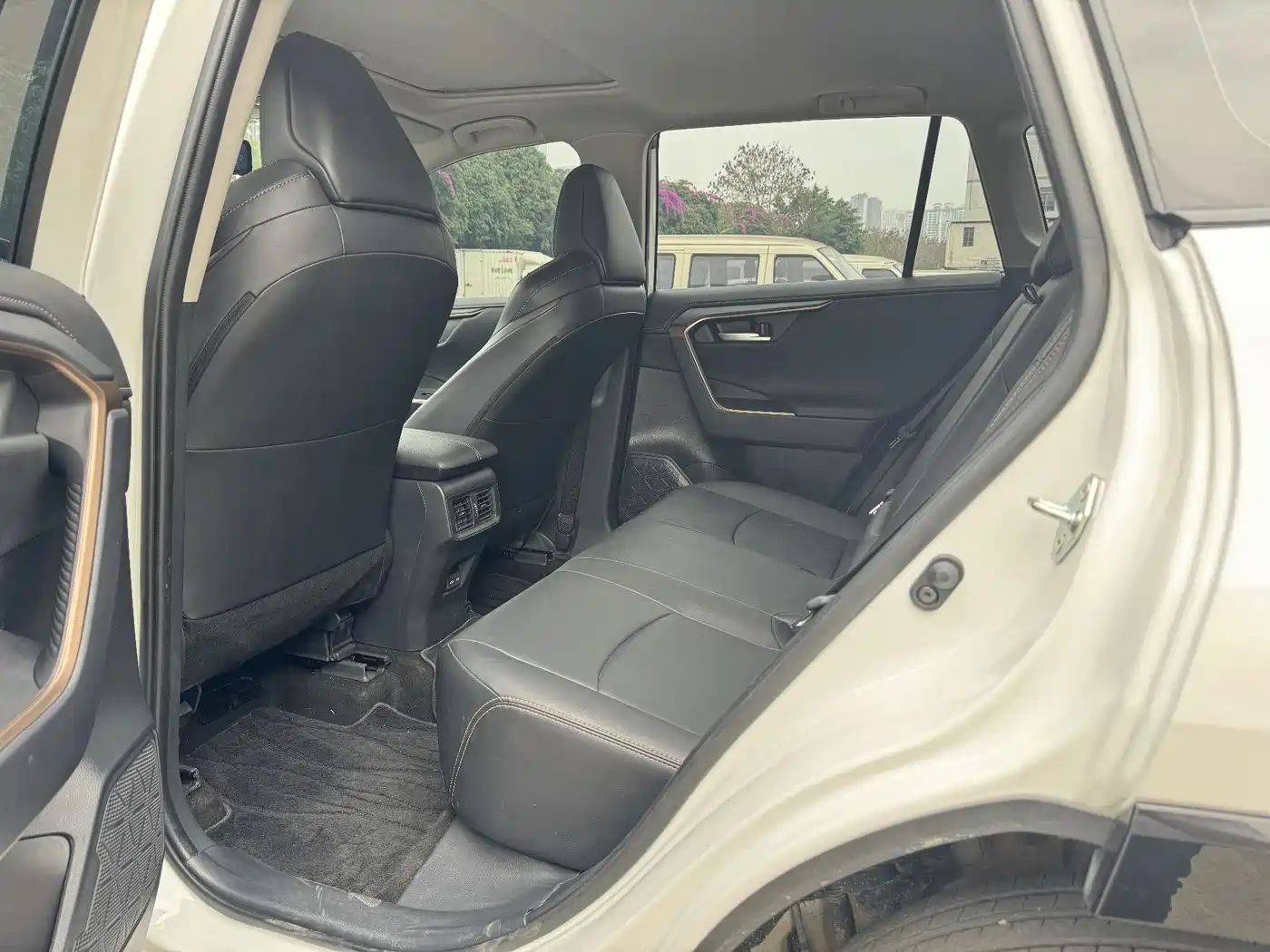 Toyota Wildlander 2024 2.0L CVT 2WD Urban Edition фото 8