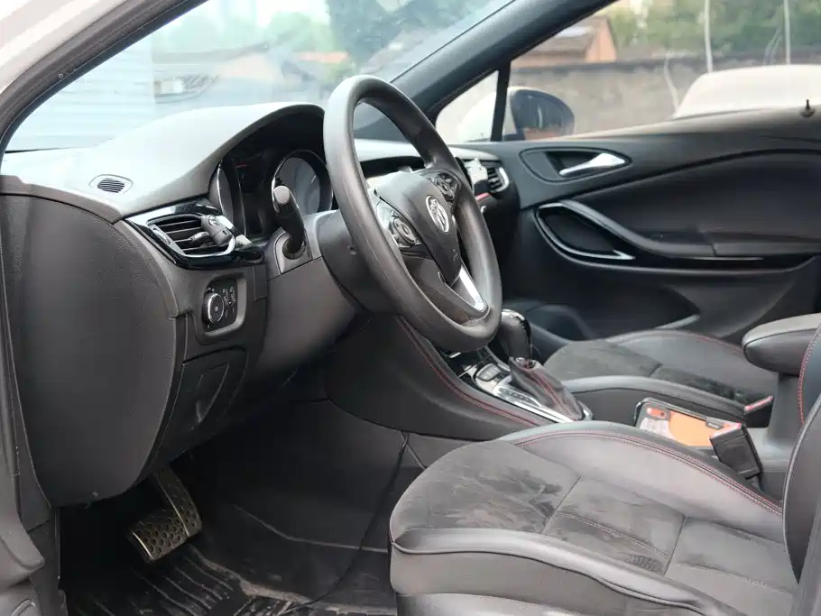 Photo 12 - Buick Verano