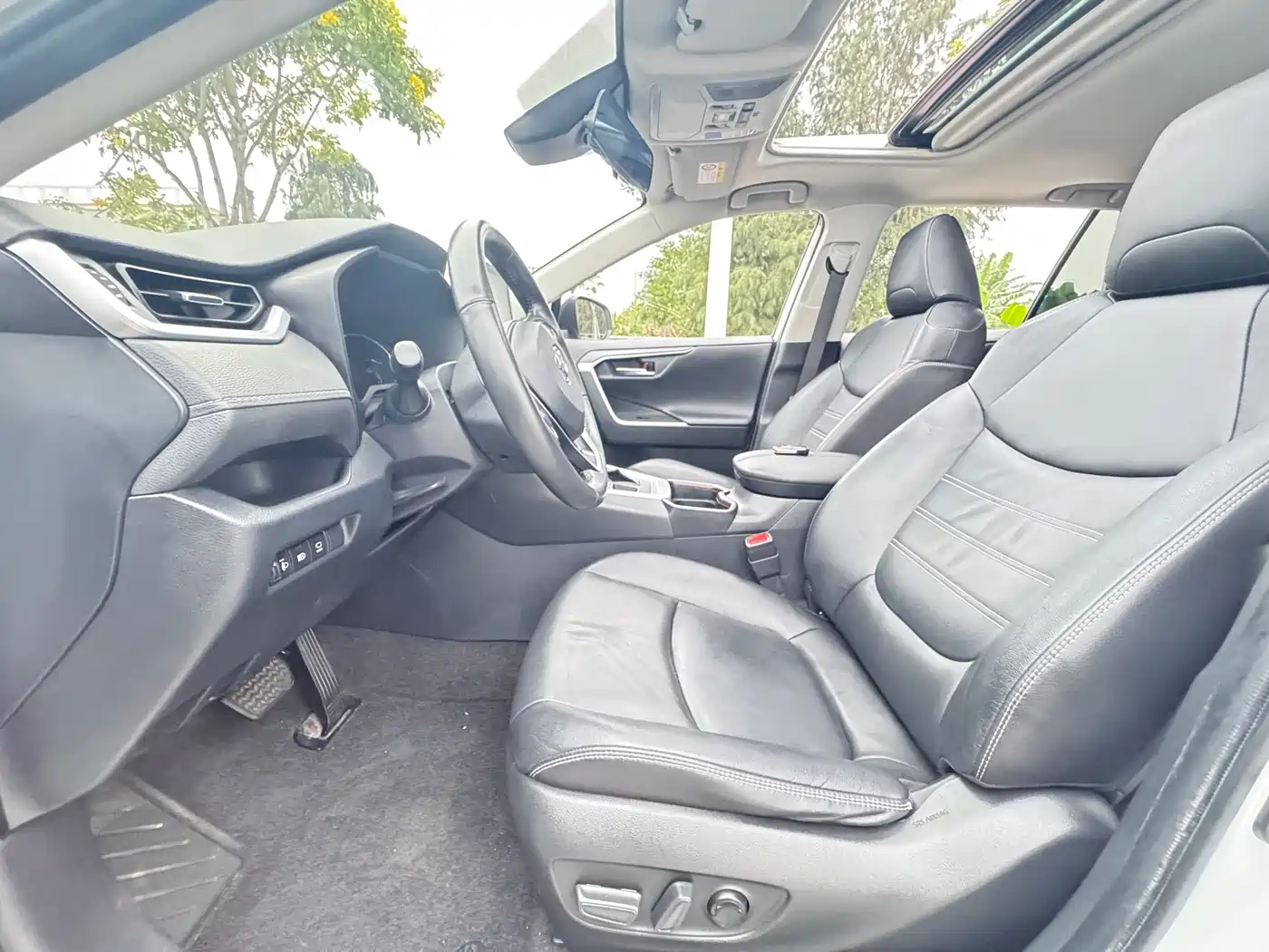 Toyota RAV4 Rongfang 2022 2.0L CVT 4WD Trend Plus Edition фото 8