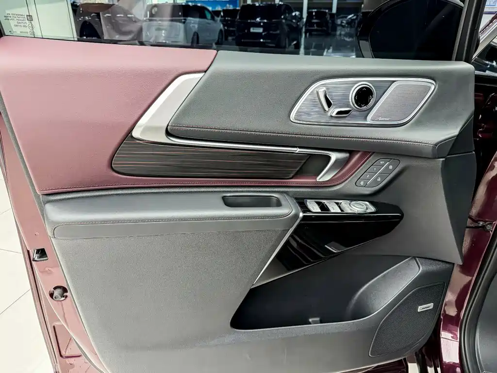 Buick Century 2024 2023 2.0T 7-Seater World Edition