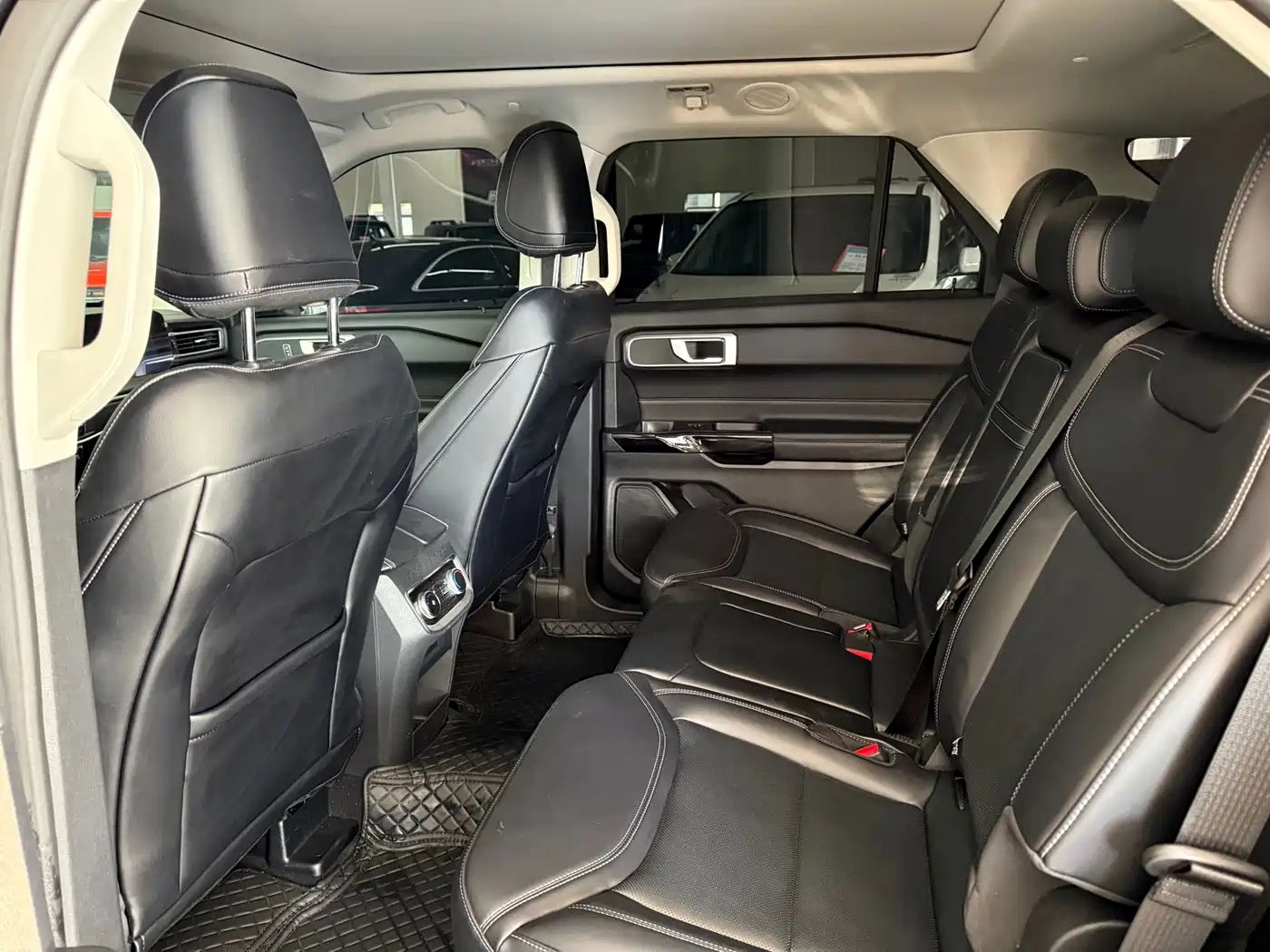 Ford Explorer 2025 2.3T EcoBoost 4WD Cross Country Edition 5-seater фото 3
