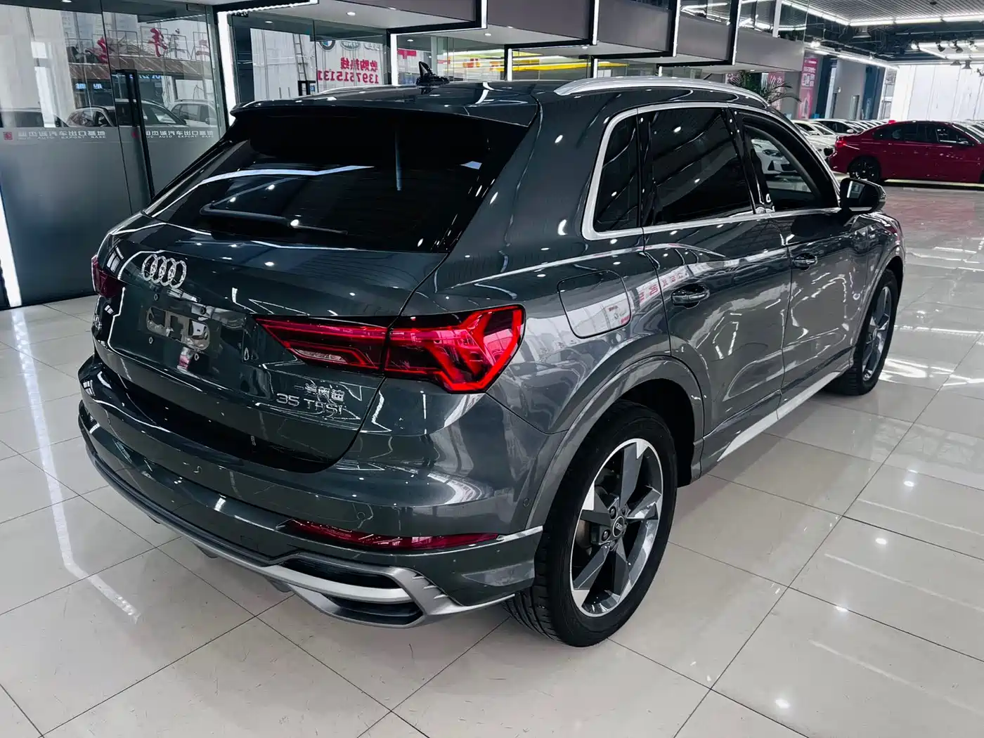AUDI Q3