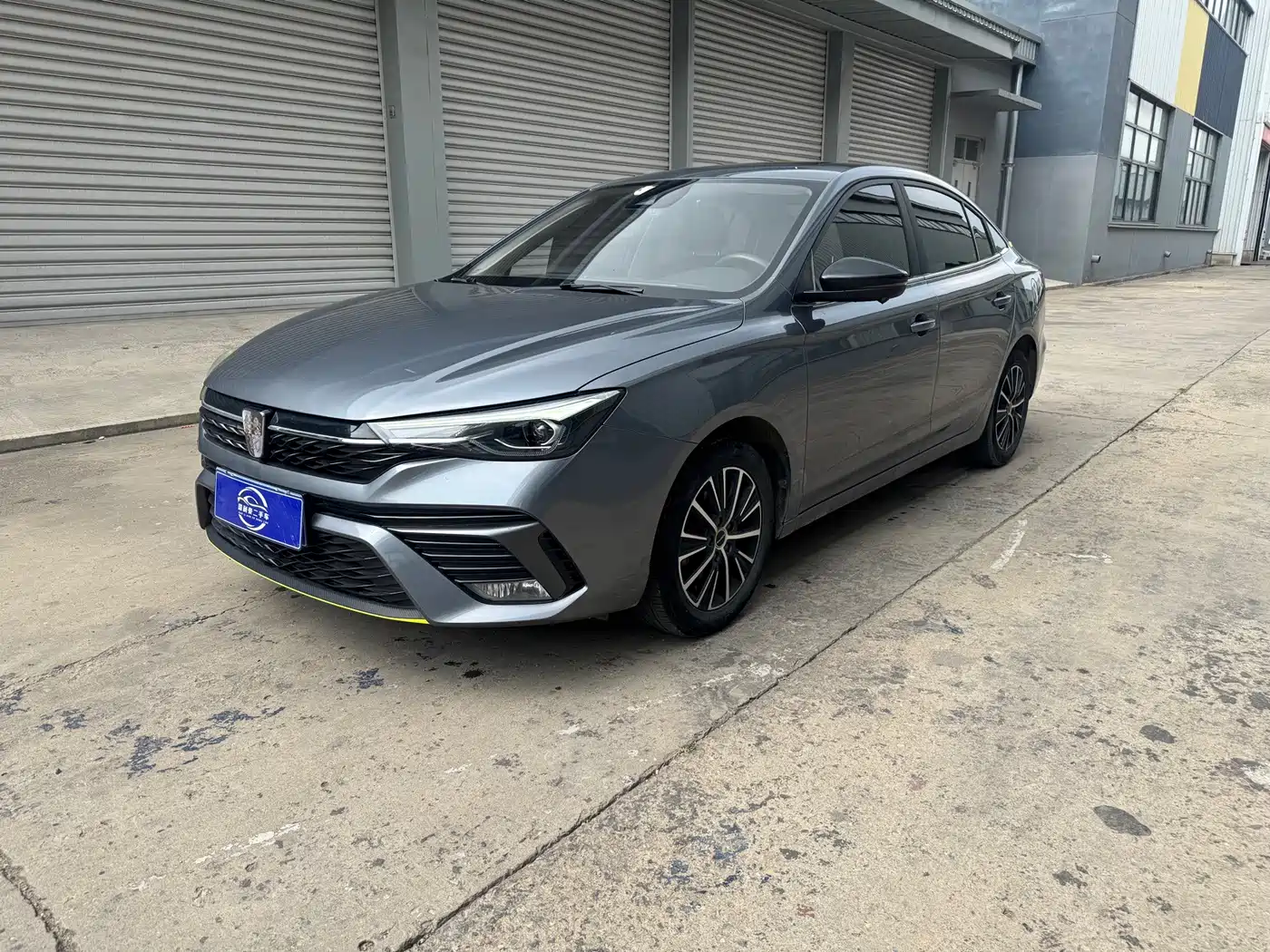 Photo 1 - Roewe i5