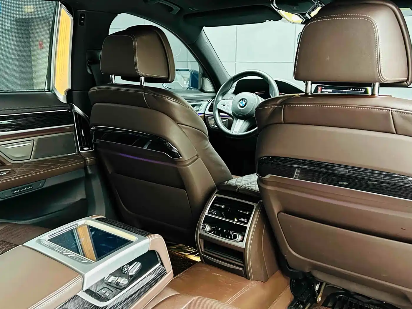 BMW 7 Series 2021 Model 740Li Leading M Sport Package фото 28