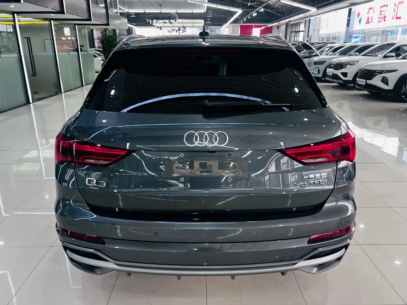AUDI Q3