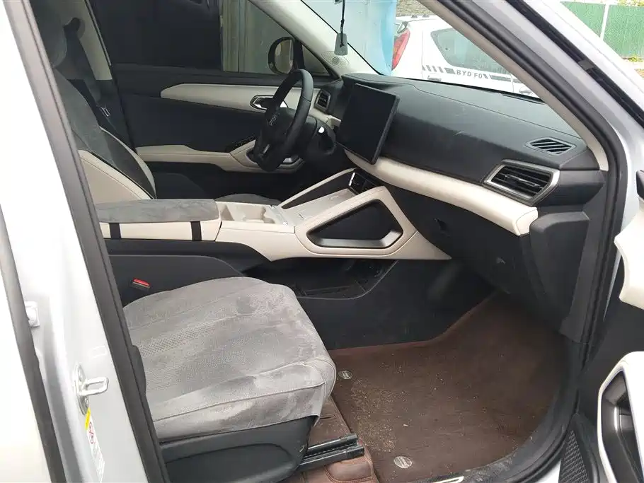 BYD Yuan UP 2025 Smart Drive Edition 401KM Vitality Version фото 8